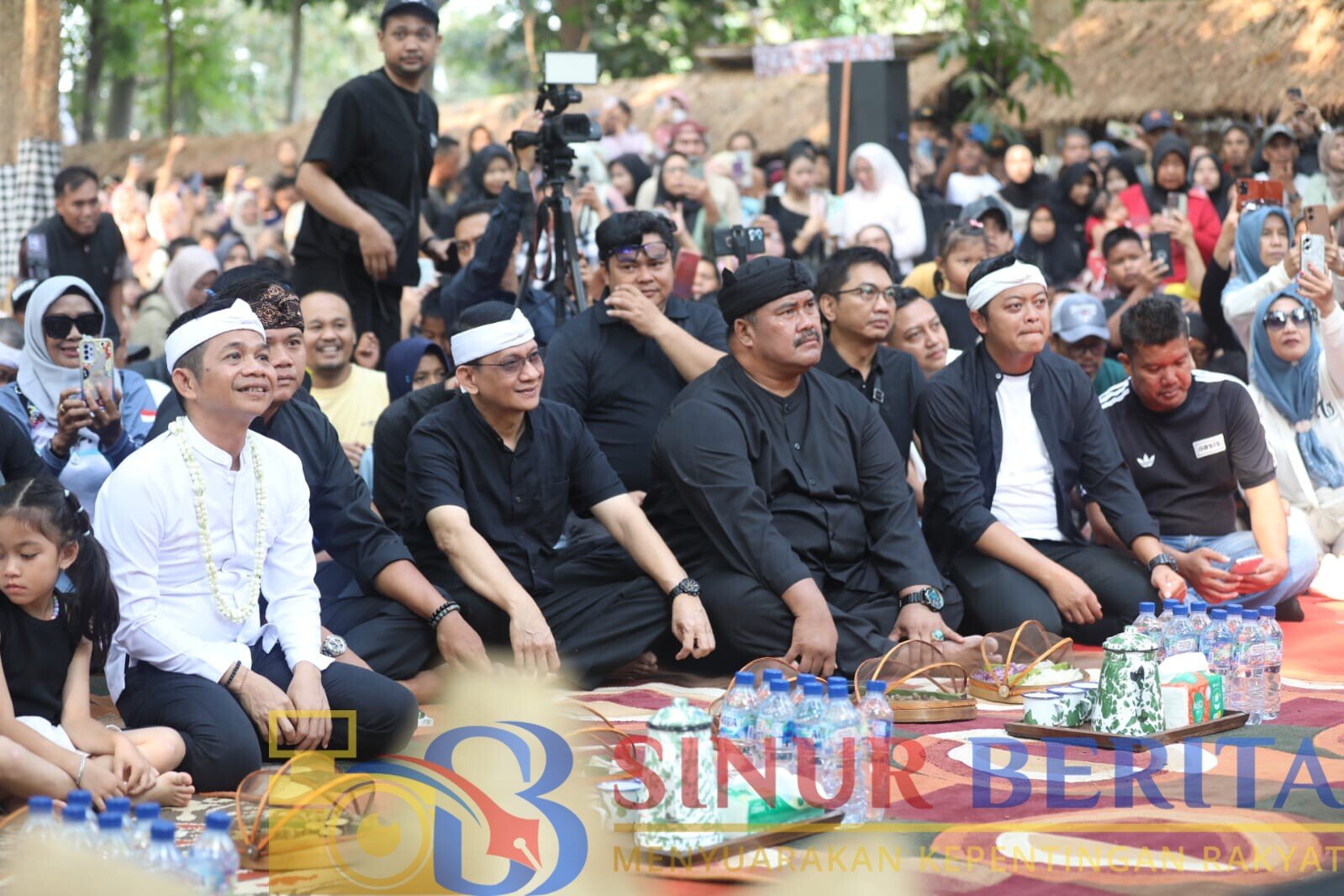 Milangkala Desa Dangdeur ke-43 di Purwakarta diramaikan pesta budaya dan seni, sekaligus memperingati satu tahun Pasar Sasagara dan Lingkung Seni Galura Jomantara.
