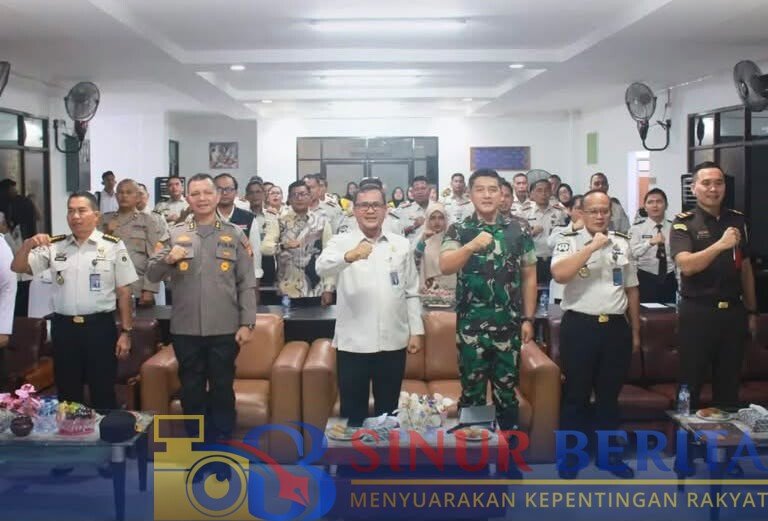 Kanwil Ditjenpas Riau memperkuat akses bantuan hukum pro bono bagi tahanan dan pemahaman pidana alternatif melalui sinergi lintas sektor untuk mewujudkan layanan hukum berkeadilan.