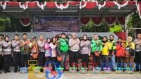 Ditlantas Polda Riau menggelar bakti sosial HUT Lalu Lintas Bhayangkara ke-71 dengan membagikan 71 paket sembako kepada ojol, petugas kebersihan dan petugas parkir di Pekanbaru.
