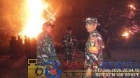Karhutla di Desa Salo Timur, Kampar, berhasil dikendalikan setelah Kodim 0313/Kampar, Yonif 132/BS, Yonif TP 898 dan tim gabungan bergerak melakukan pemadaman.