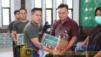 Pangdam XIX/Tuanku Tambusai Mayjen TNI Agus Hadi Waluyo meninjau bakti sosial kesehatan HUT ke-81 TNI berupa donor darah dan pengobatan gratis di Pekanbaru.