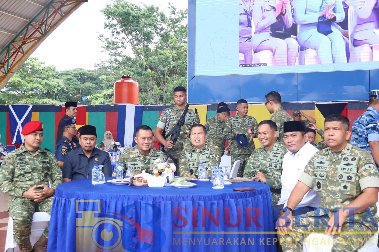 Kodam XIX/Tuanku Tambusai menggelar Bazar Murah dan Bakti Kesehatan HUT ke-81 TNI di Dumai, menghadirkan layanan kesehatan, donor darah, sembako murah, dan UMKM.