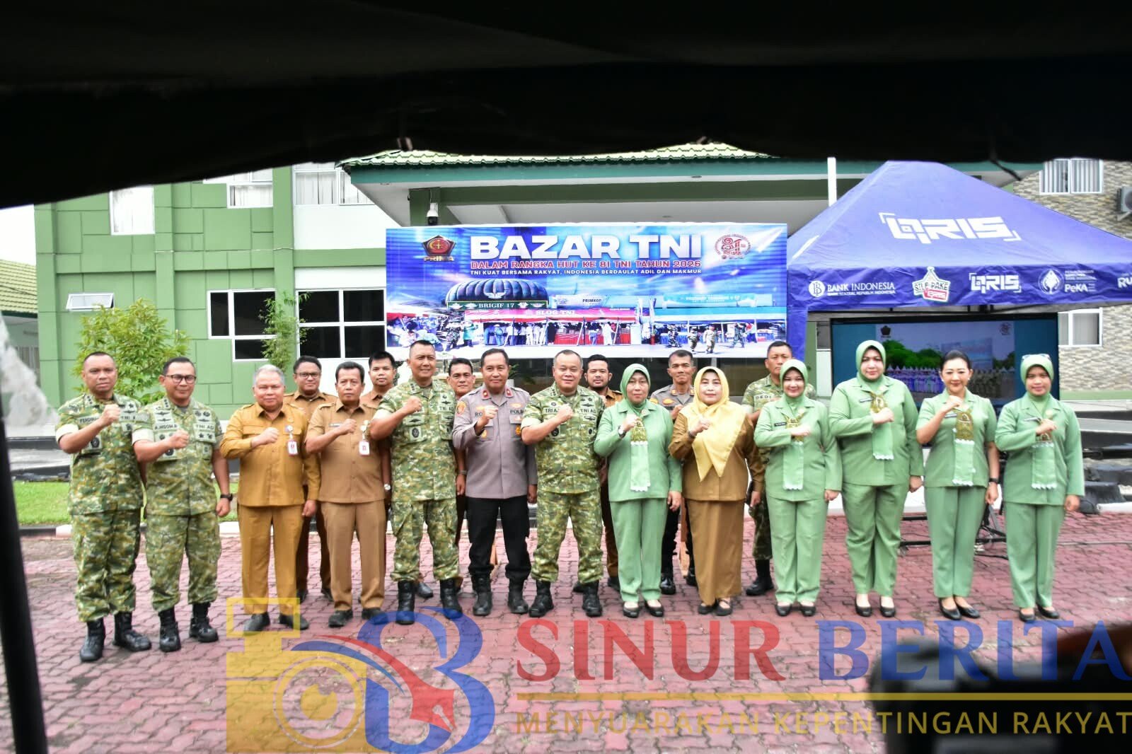Korem 031/WB menggelar bazar murah dalam rangka HUT ke-81 TNI, membantu masyarakat mendapatkan kebutuhan sehari-hari dengan harga terjangkau.