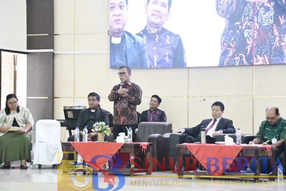 Pemkab Tapanuli Tengah dan HKBP menggelar Seminar Ekologi serta penanaman pohon di Bonalumban untuk memperkuat pelestarian lingkungan dan mitigasi bencana ekologis.