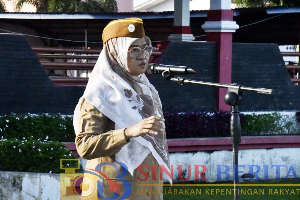 Asisten Administrasi dan Umum Setdakab Tapteng, Dra. Nurjalilah.