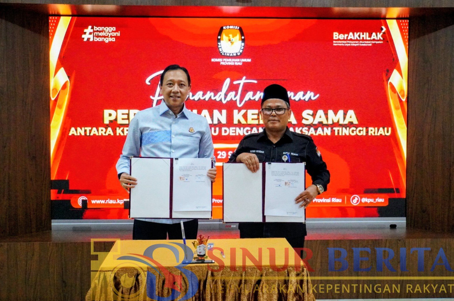 KPU Riau dan Kejati Riau menandatangani perjanjian kerja sama untuk memperkuat koordinasi, sinergi, dan pelaksanaan tugas kelembagaan sesuai ketentuan hukum.