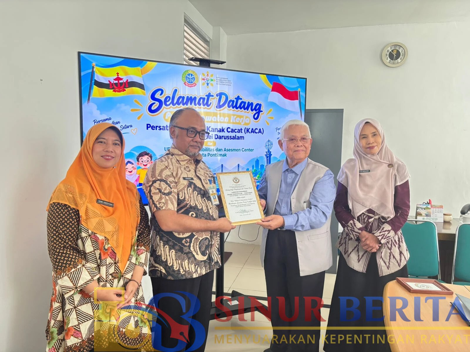 KACA Brunei Darussalam mengunjungi UPT LDAC Pontianak untuk bertukar pengalaman terkait layanan disabilitas dan penguatan pendidikan inklusif bagi anak.