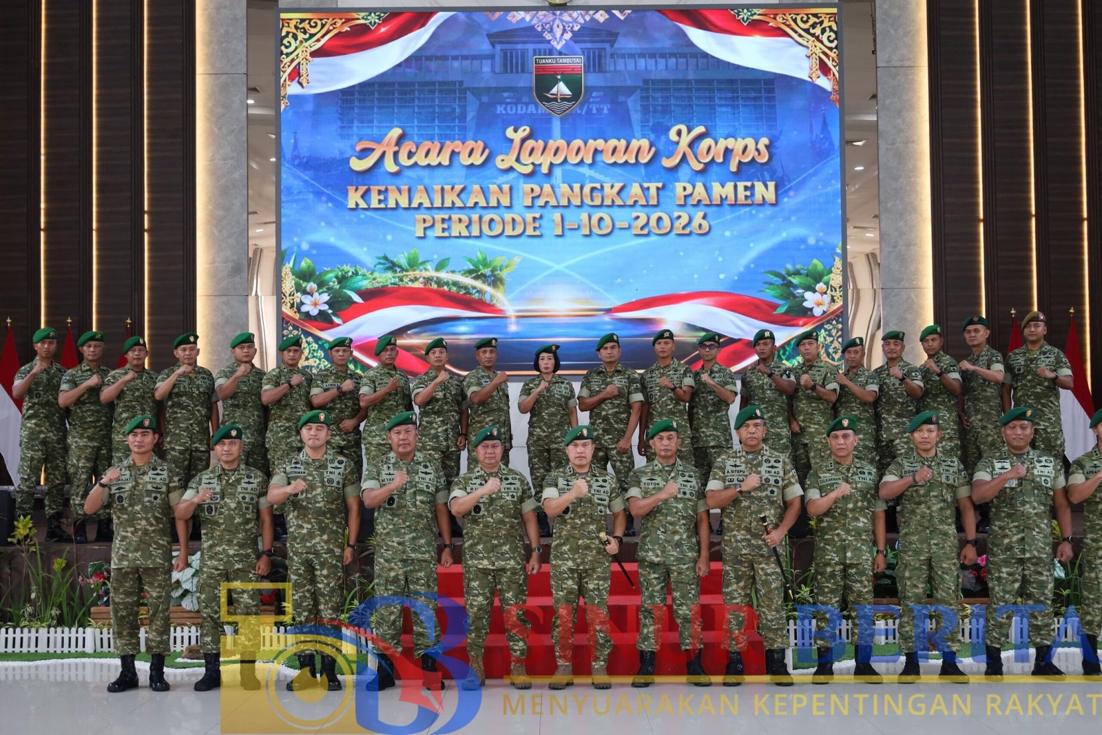 Pangdam XIX/Tuanku Tambusai Mayjen TNI Agus Hadi Waluyo memimpin kenaikan pangkat 41 Perwira Menengah periode 1 Oktober 2026 di Makodam XIX/TT, Pekanbaru.