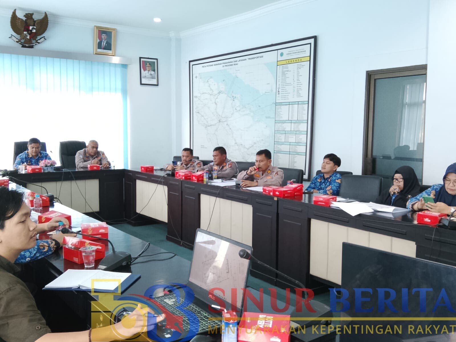Ditlantas Polda Riau membahas standar teknis Andalalin Restaurant Sanjaya Nusantara di Pekanbaru untuk mengkaji dampak pembangunan terhadap lalu lintas dan kebutuhan rekayasa lalu lintas.