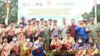 Pangdam XIX/Tuanku Tambusai dan Kabaharkam Polri tanam 20.000 pohon di Siak, Riau.