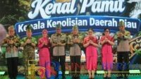 Pangdam XIX/Tuanku Tambusai Mayjen TNI Agus Hadi Waluyo menghadiri kenal pamit Kapolda Riau.