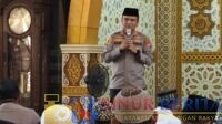 Kapolres Sibolga AKBP Budi Prasetyo menggelar Jumat Keliling di Masjid Agung Sibolga, mengajak warga mencegah narkoba, kriminalitas, dan gangguan kamtibmas.