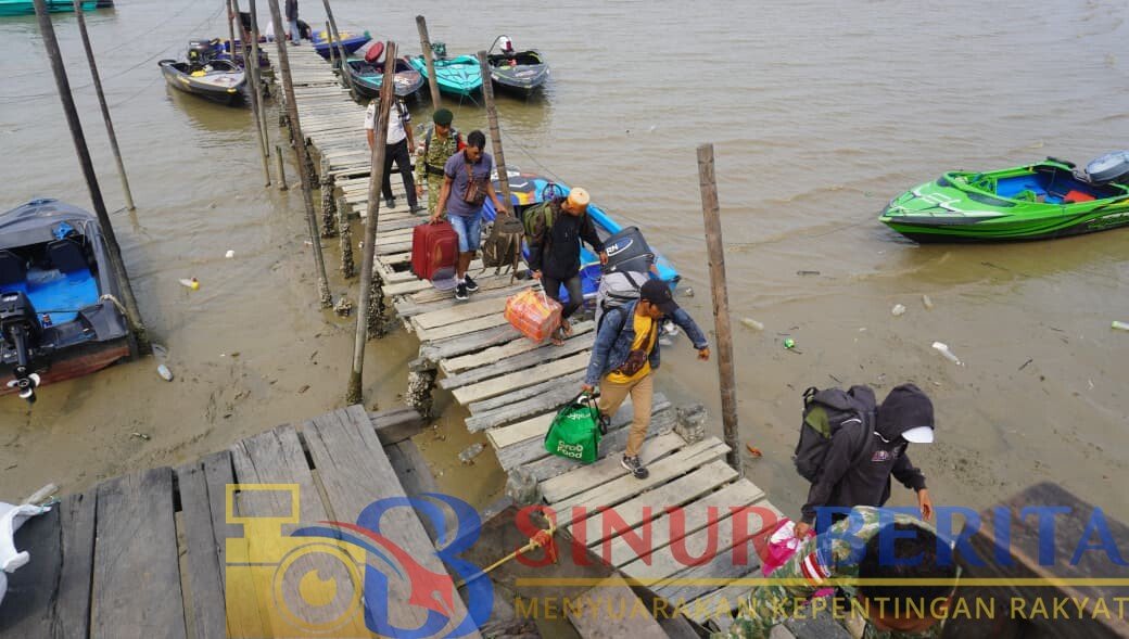 Satgas Pamtas TNI menggagalkan keberangkatan empat calon PMI yang diduga ilegal menuju Tawau, Malaysia, saat pemeriksaan kendaraan di perbatasan Nunukan, Kalimantan Utara.