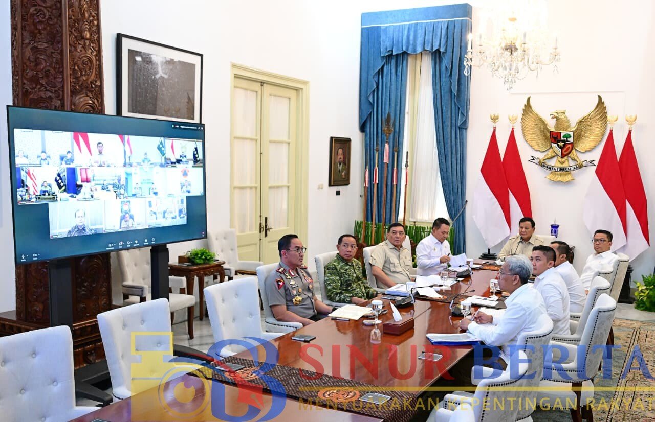 Panglima TNI Agus Subiyanto menghadiri ratas bersama Presiden Prabowo untuk memperkuat penanganan karhutla.